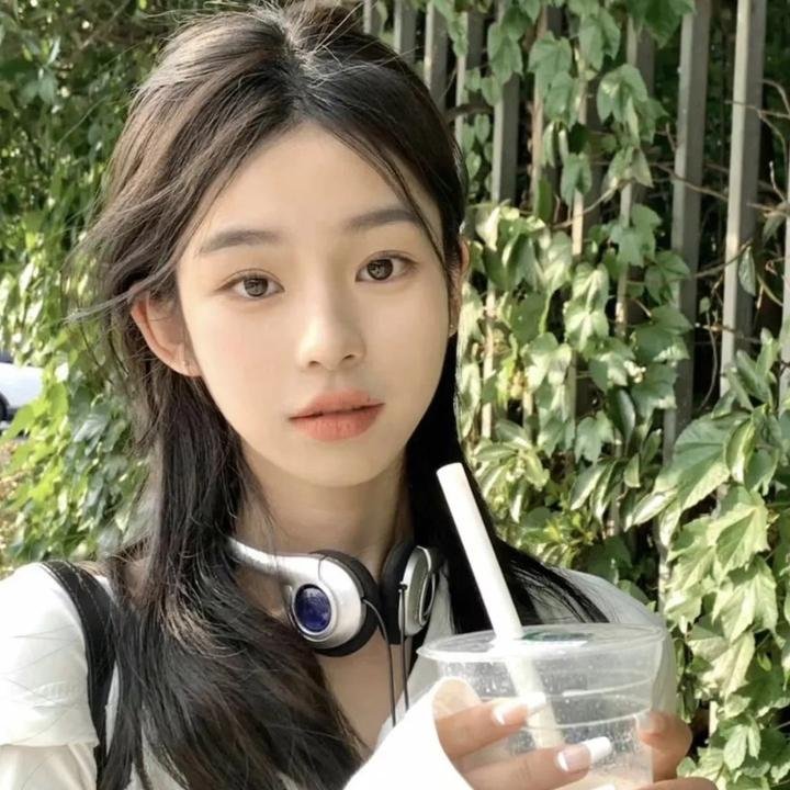记忆女神的女儿们封面